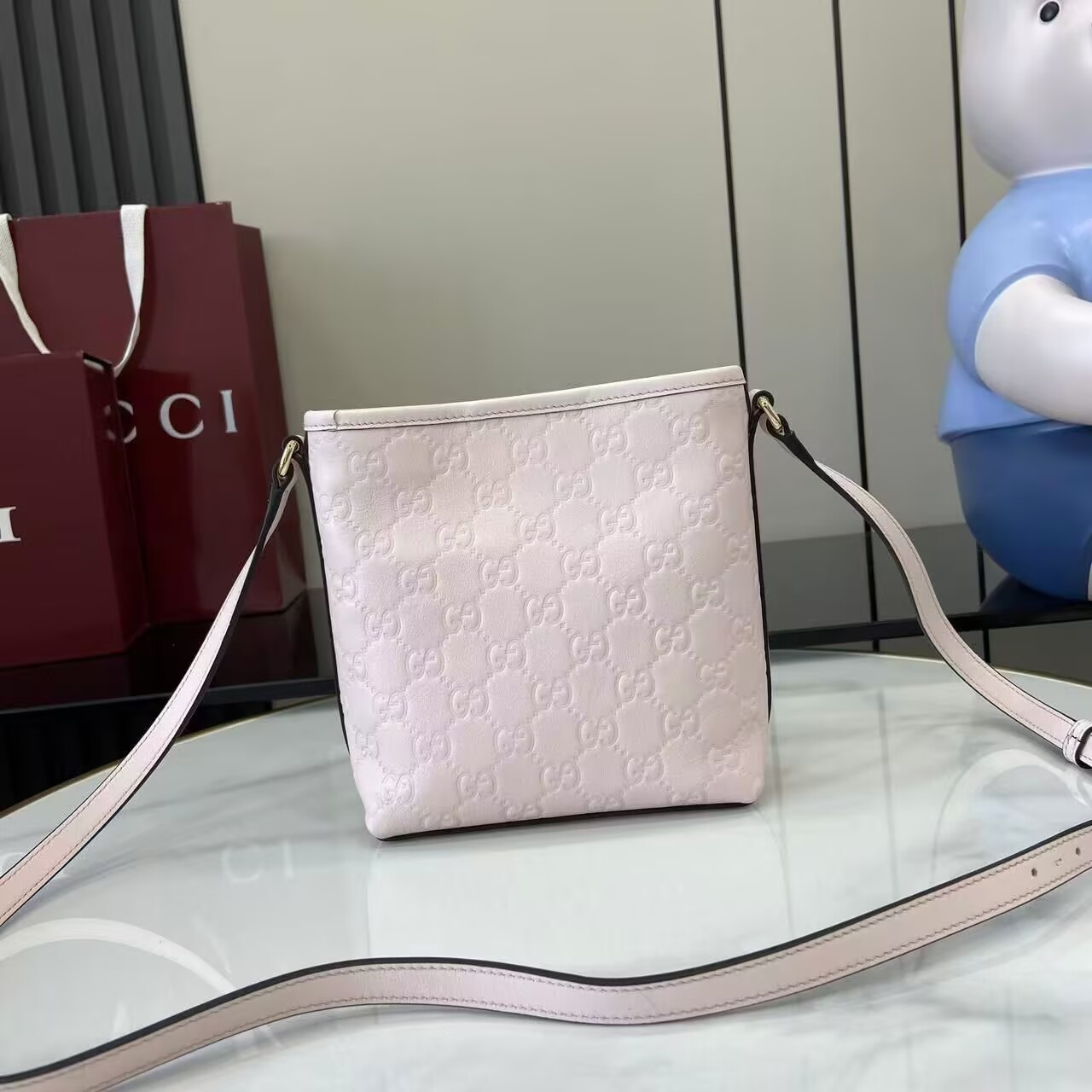 Gucci GG Emblem Nano Bucket Bag 15x18x8cm