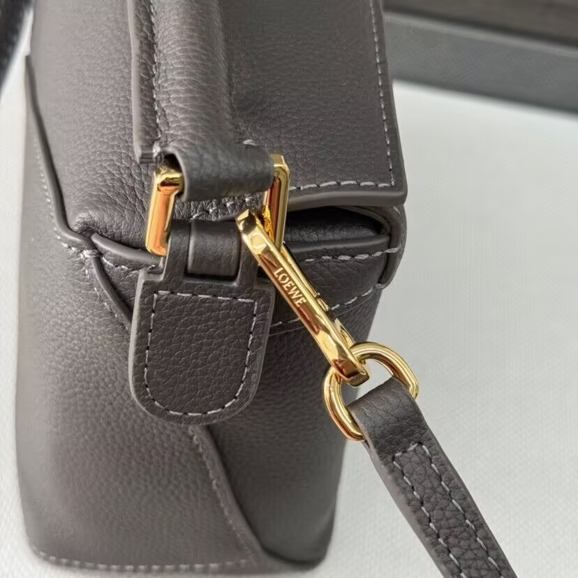 LOEWE Mini Puzzle bag in classic calfskin 18x12.5x8cm