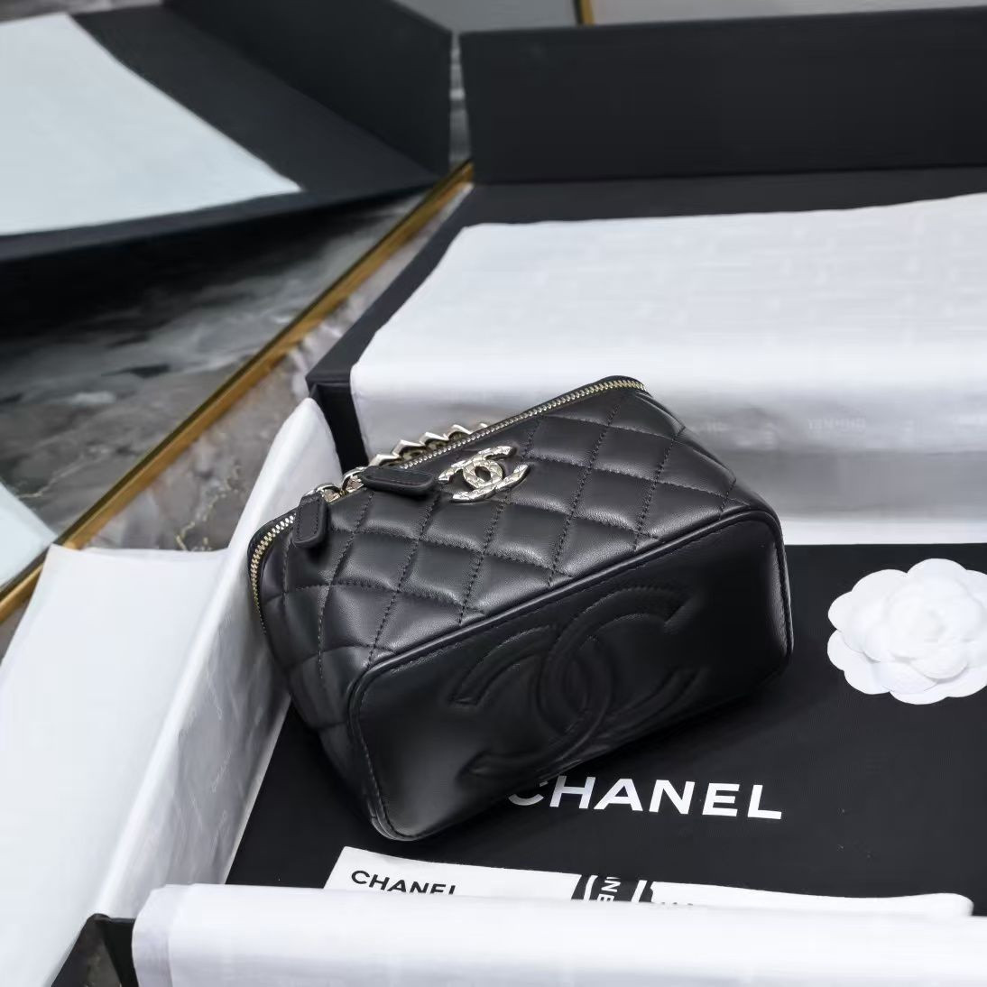 Chanel Clutch With Chain 10x16x8cm