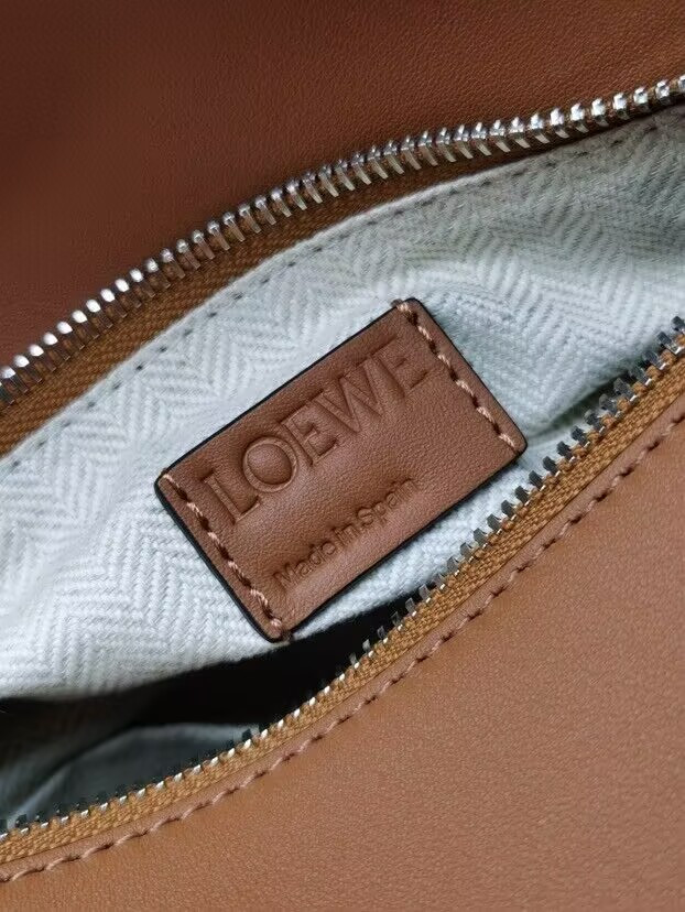 LOEWE Small Puzzle bag in classic calfskin 24x10.5x16.5cm