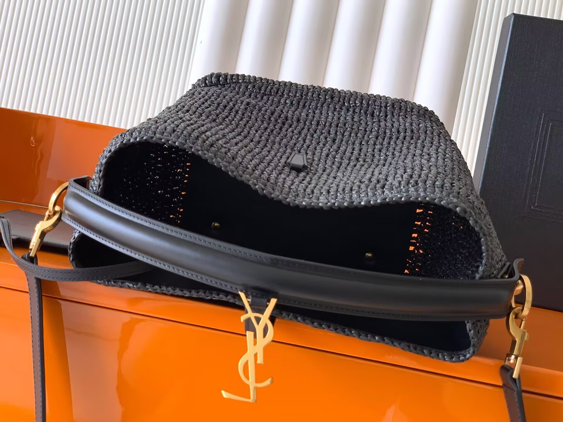 YSL LE 37 in woven raffia and vegetable-tanned leather Bucket Bag 25x20x12cm