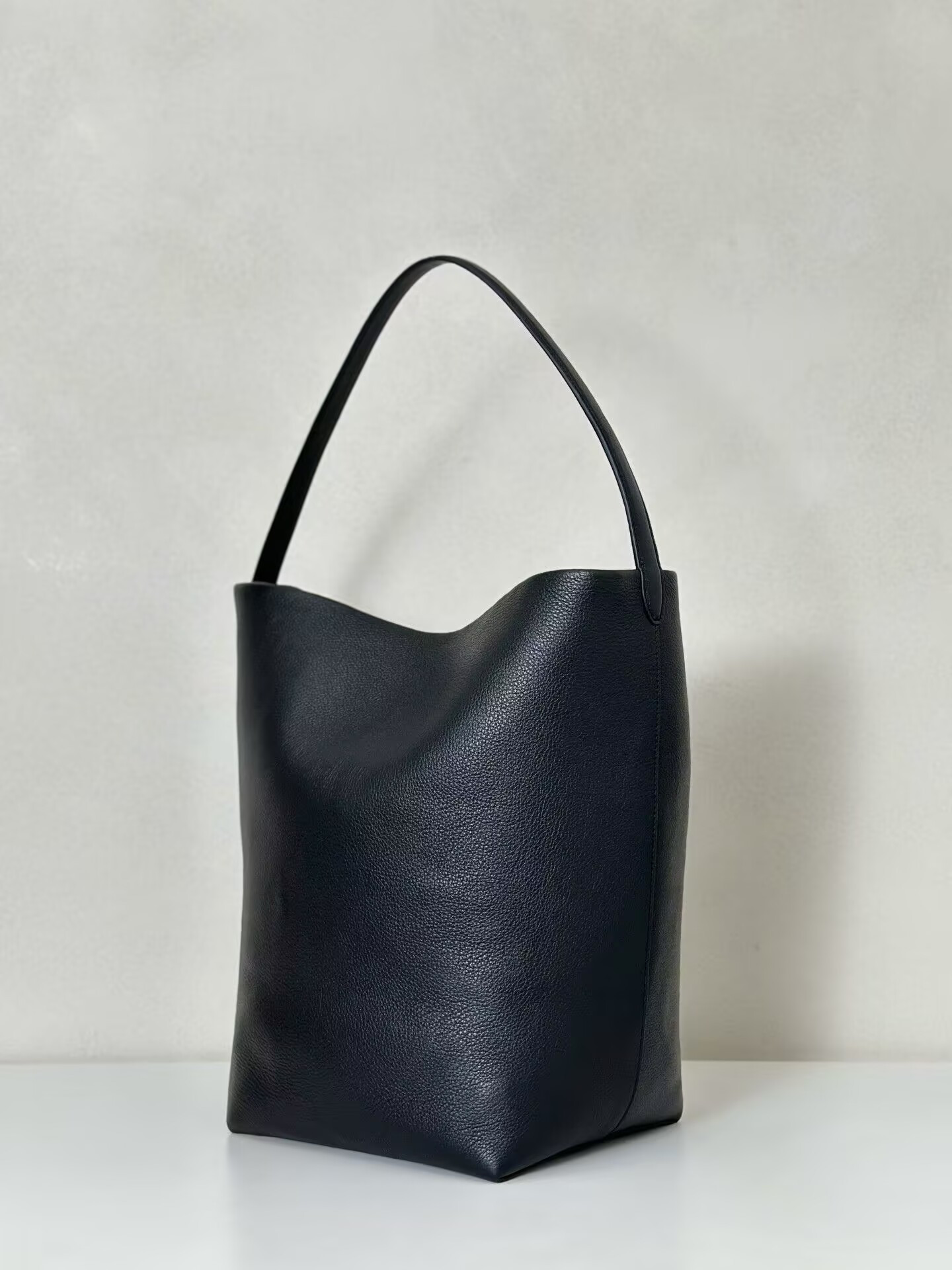 The Row Large N/S Park Tote Bag in Leather 38x43x20cm