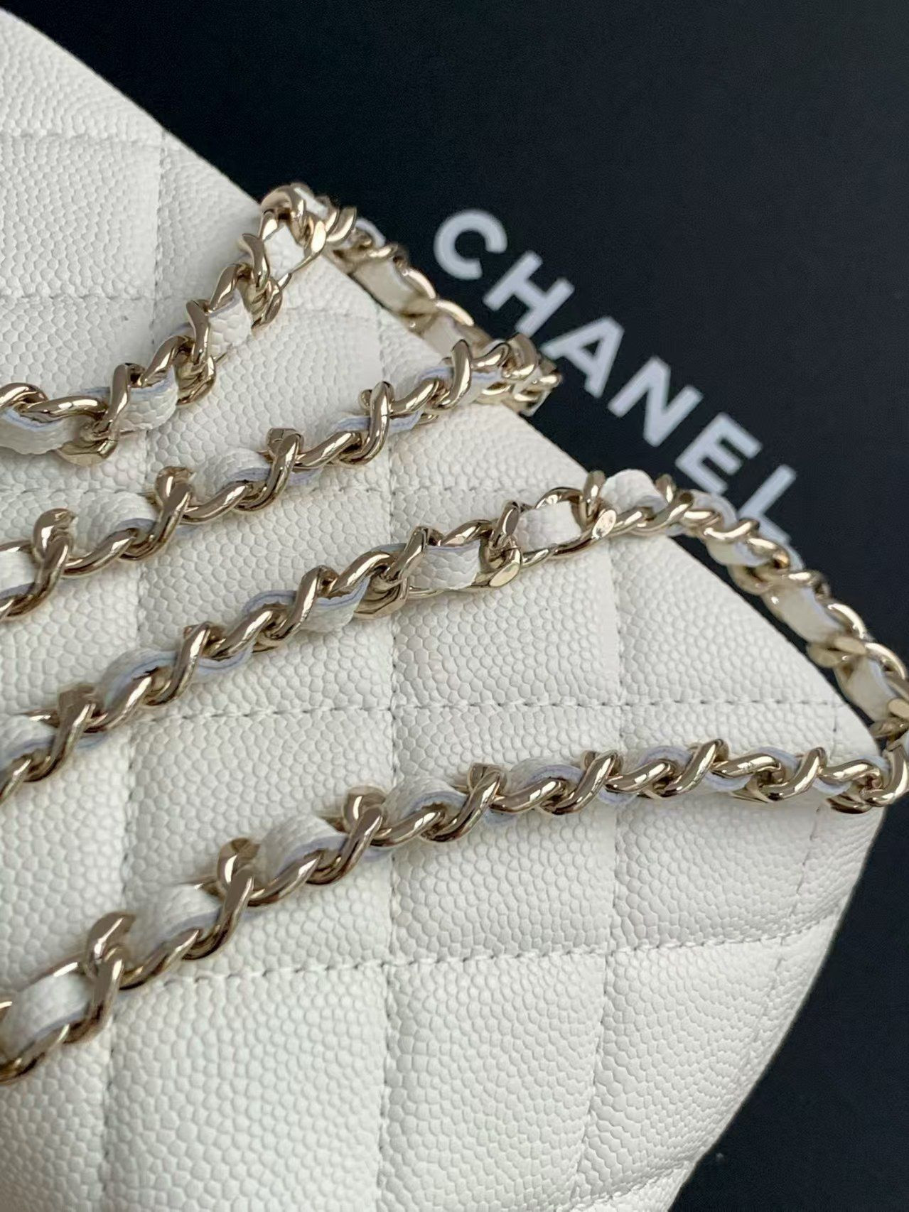 Chanel Clutch with Chain 21.5x19x6cm