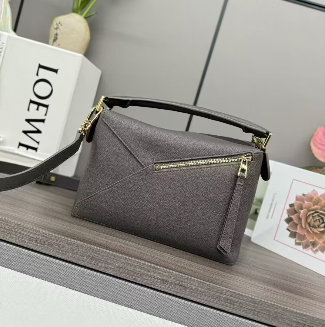 LOEWE Small Puzzle bag in classic calfskin 24x10.5x16.5cm