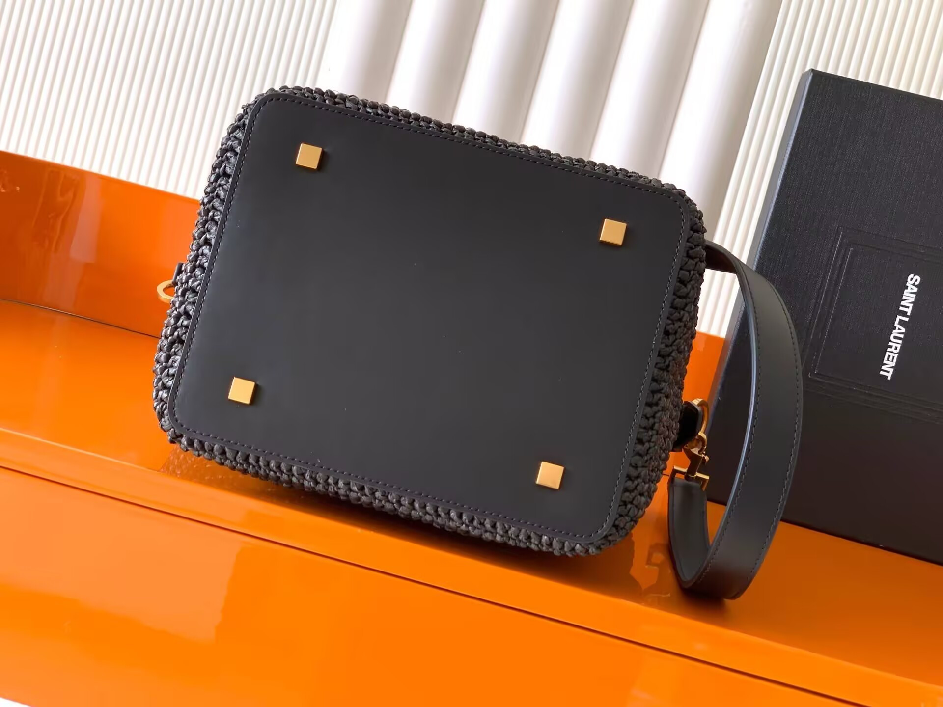 YSL LE 37 in woven raffia and vegetable-tanned leather Bucket Bag 25x20x12cm