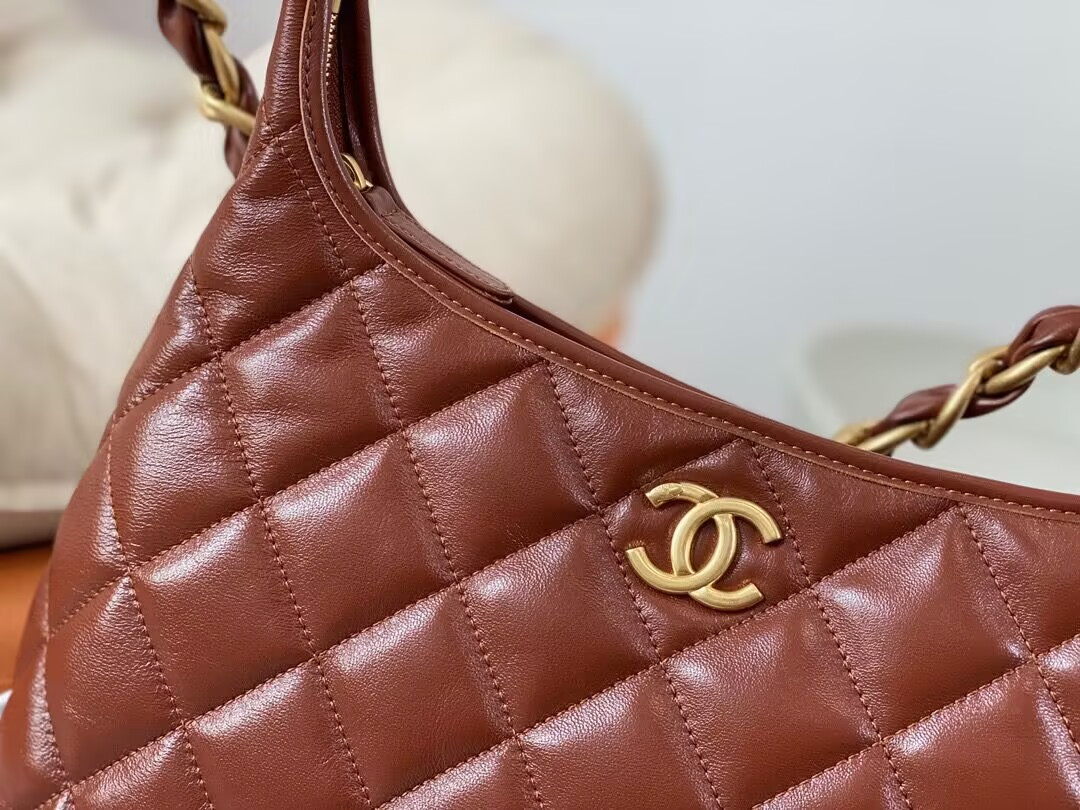 Chanel Hobo Bag   30×28×11cm