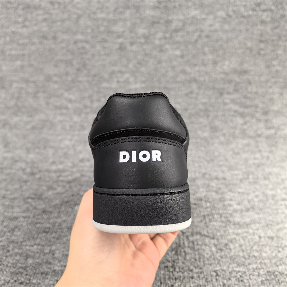 UA Dior Sneaker