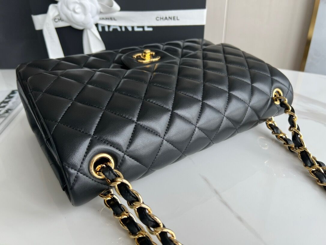 Chanel Classic Flap Jumbo 30cm CF shiny black 7.6 × 11.7 × 3.9 in