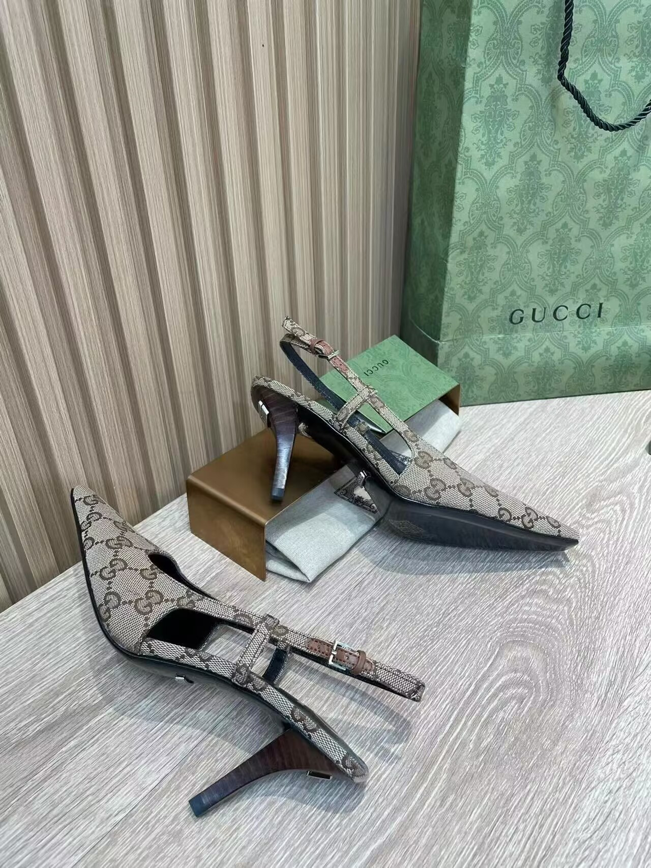 UA GUCCI GG Slingback Pump