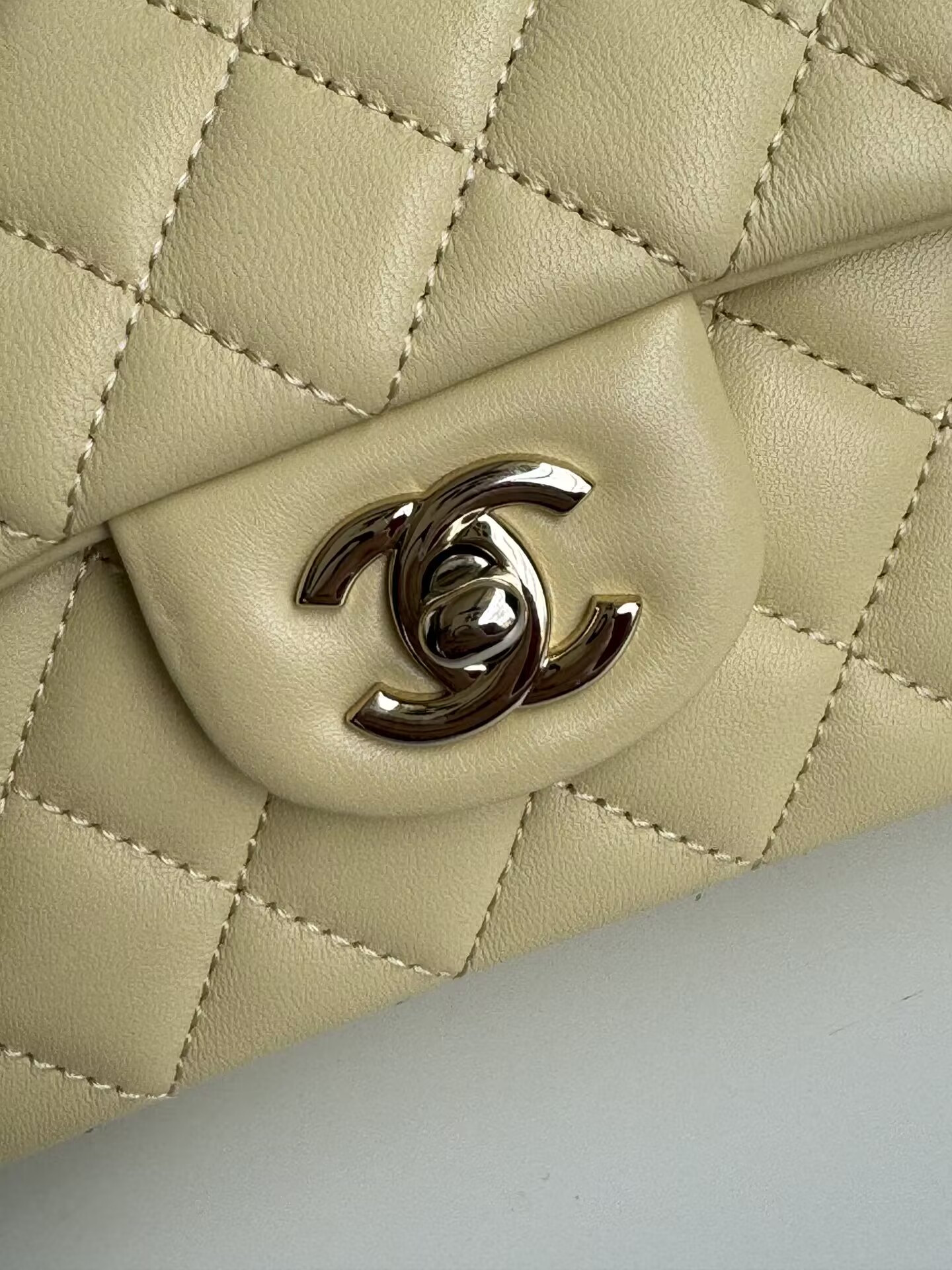 CHANEL Mini CF handle 20x12x6cm