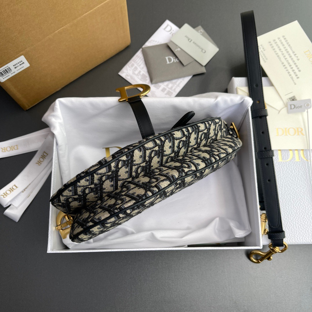 DIOR Saddle Bag 25.5 ×20 x 6.5 cm