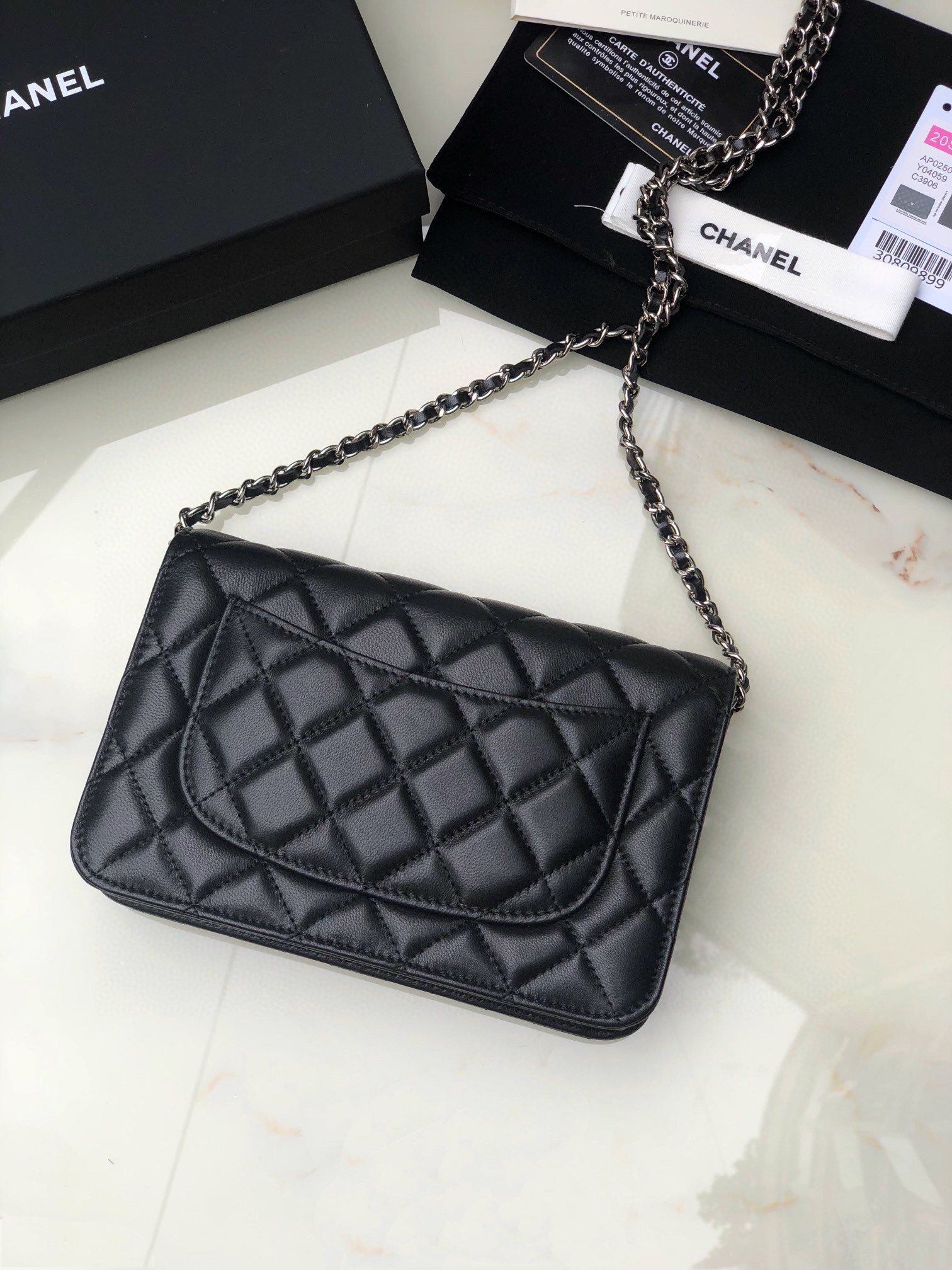CHANEL CLASSIC WALLET ON CHAIN 4.8 × 7.5 × 1.4 in