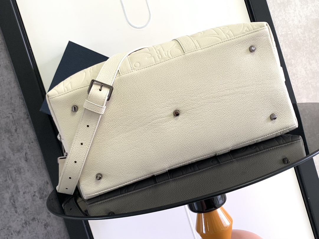 Dior Weekender 40 Beige Dior Gravity Leather and Beige Grained Calfskin 57.5 x 34.5 x 22 cm