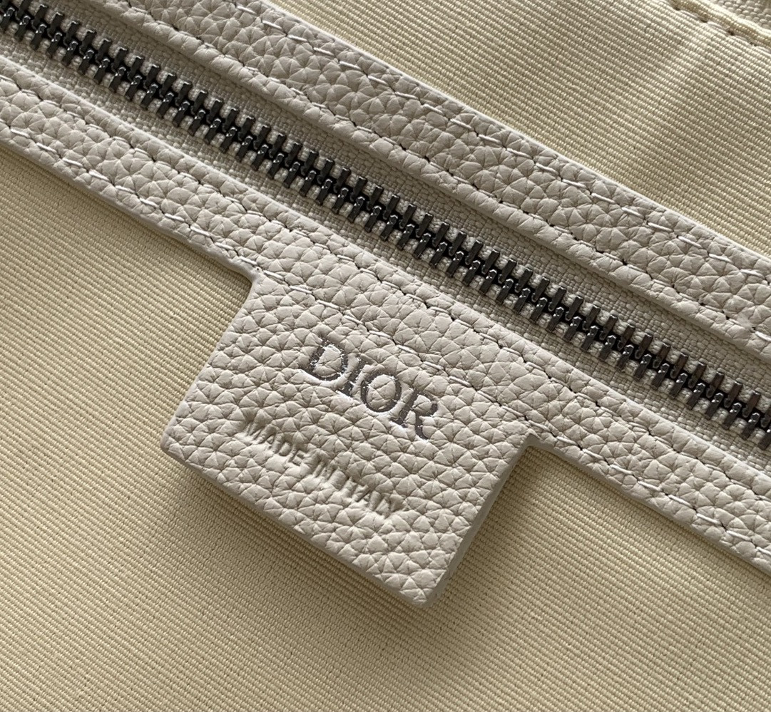 Dior Weekender 40 Beige Dior Gravity Leather and Beige Grained Calfskin 57.5 x 34.5 x 22 cm