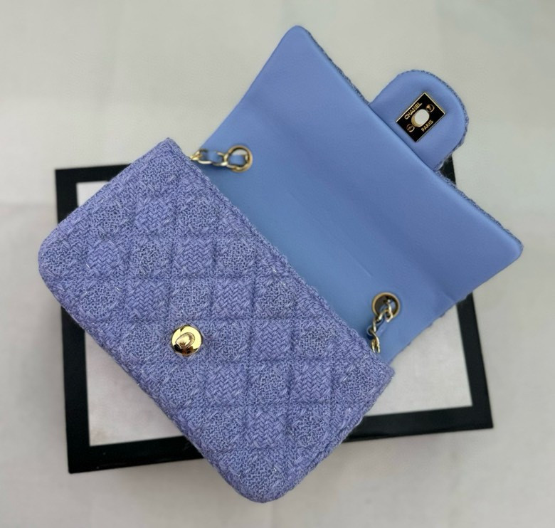 CHANEL MINI CLASSIC 11.12 HANDBAG 20 12 × 20 × 6 cm