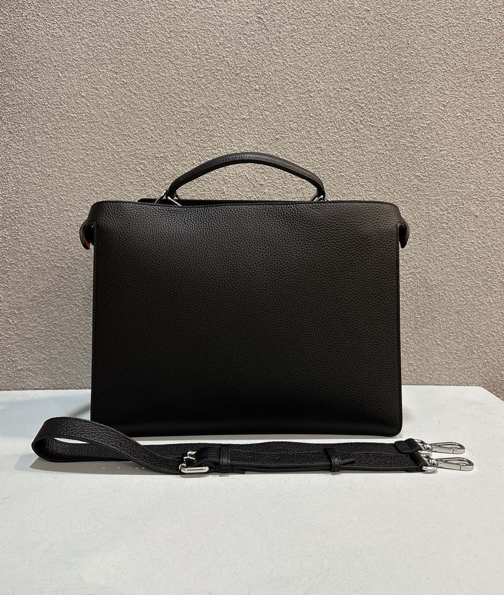 Fendi Peekaboo ISeeU Medium Black leather bag 34x12x38cm