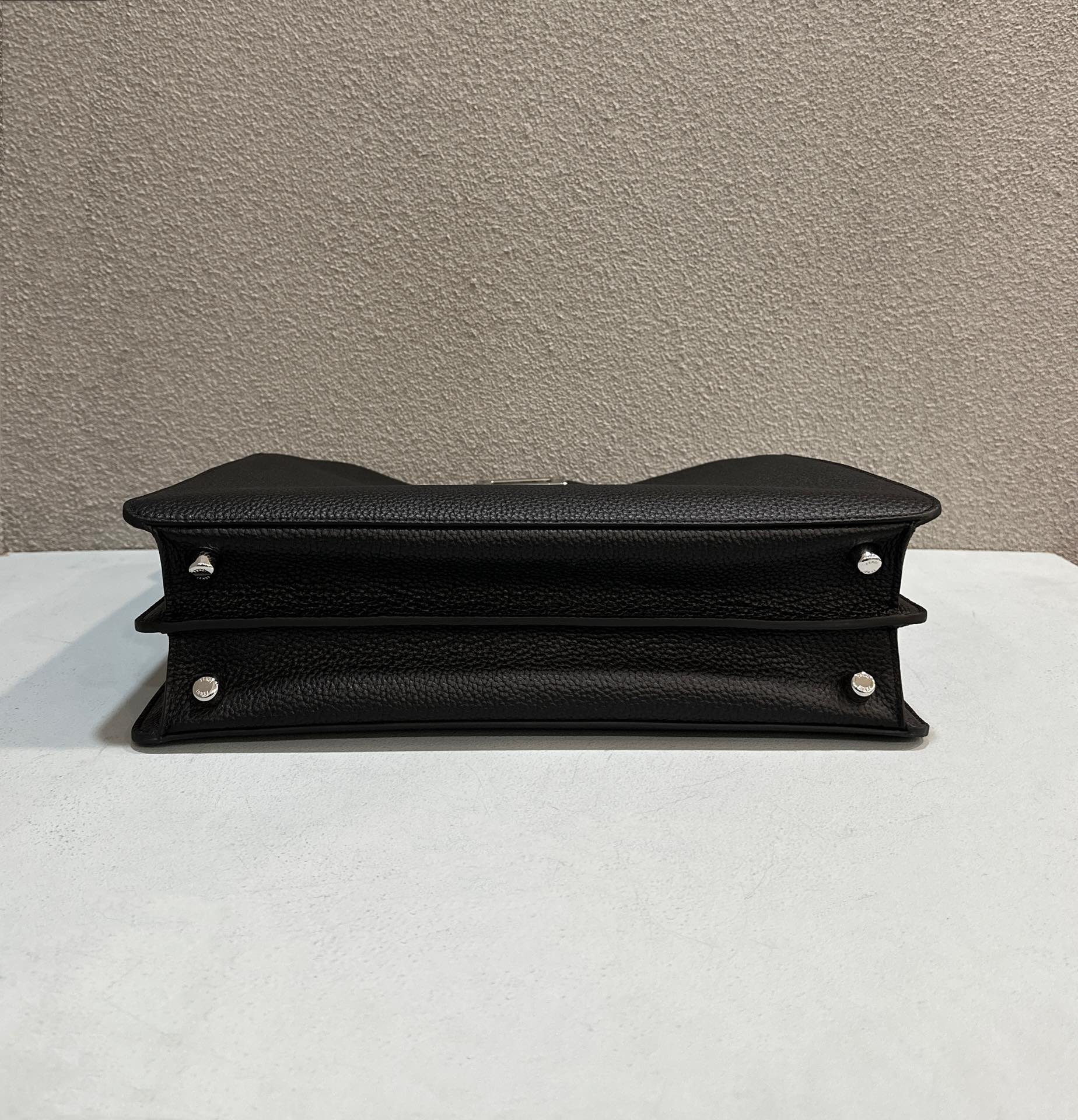 Fendi Peekaboo ISeeU Medium Black leather bag 34x12x38cm