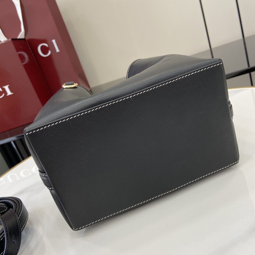 Gucci Mini  Emblem 19x18x11cm