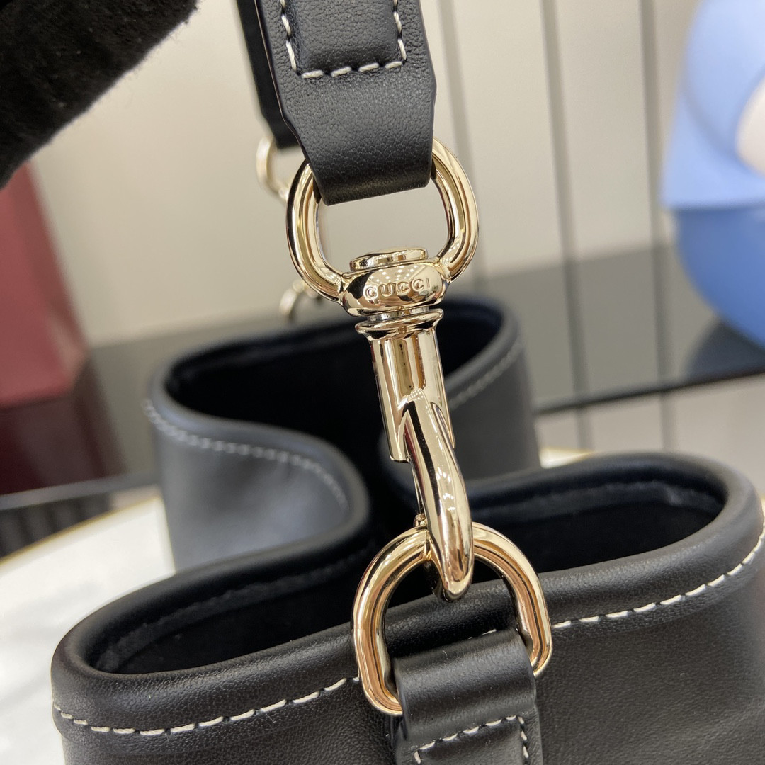 Gucci Mini  Emblem 19x18x11cm