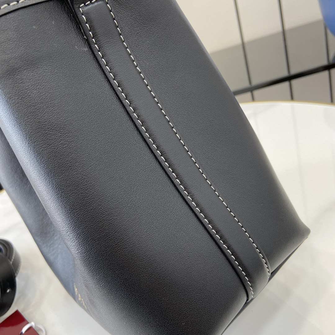 Gucci Mini  Emblem 19x18x11cm