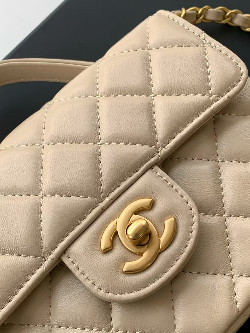 Chanel Small Top Handle Flap Bag AS5355 14x20x6cm