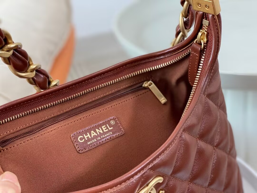 Chanel Hobo Bag   30×28×11cm