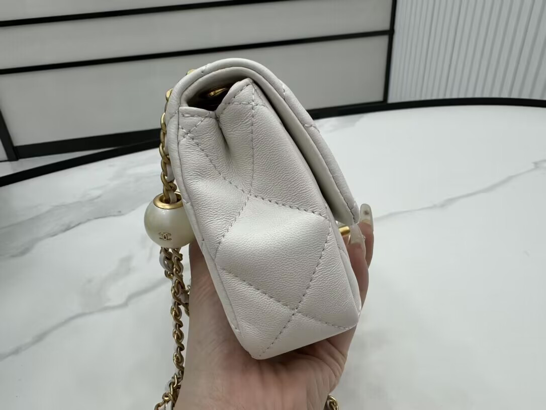 CHANEL MINI CLASSIC HANDBAG Pearl Chain 11.5x17x5cm