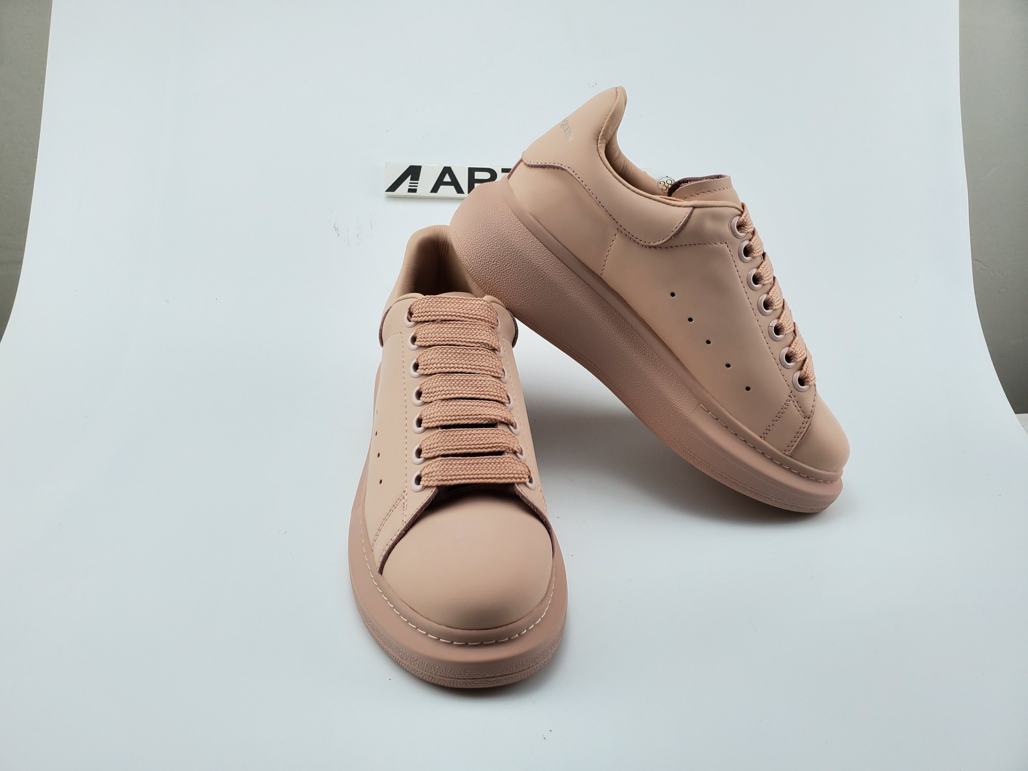 ALEXANDER MCQUEEN Trainers Pink