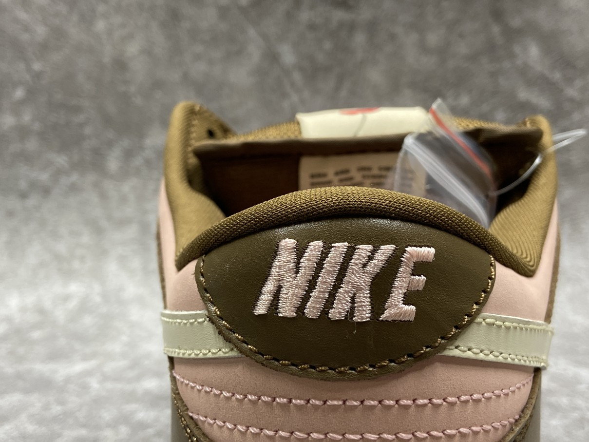 Nike Dunk SB Low Stussy Cherry