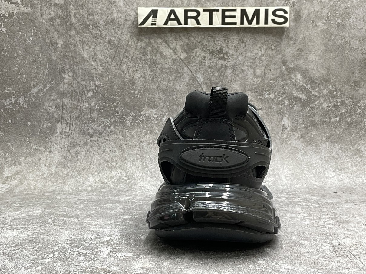Balenciga Track Clear Sole in Black