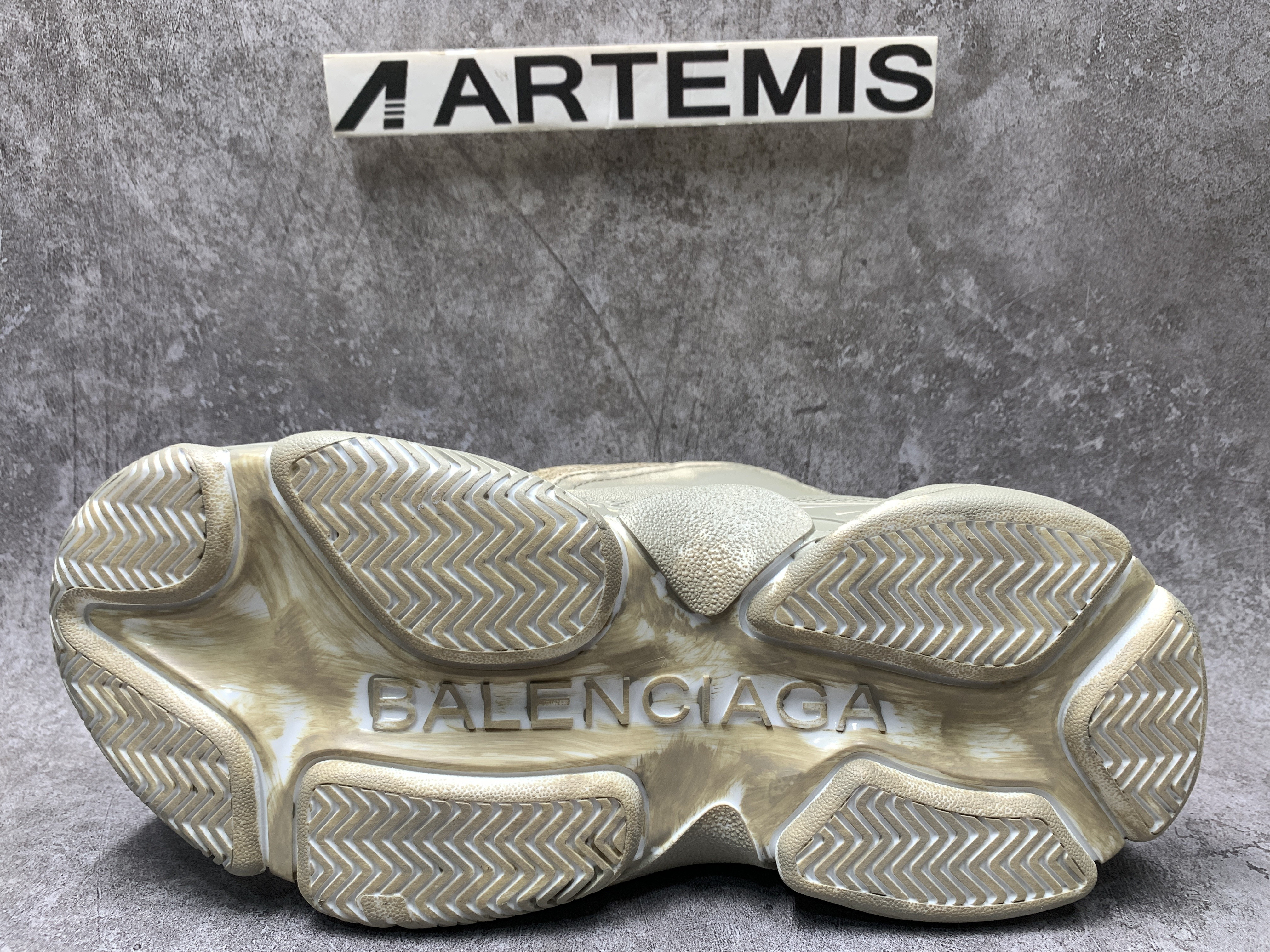 Balenciga Triple S Sneaker Light Beige Faded