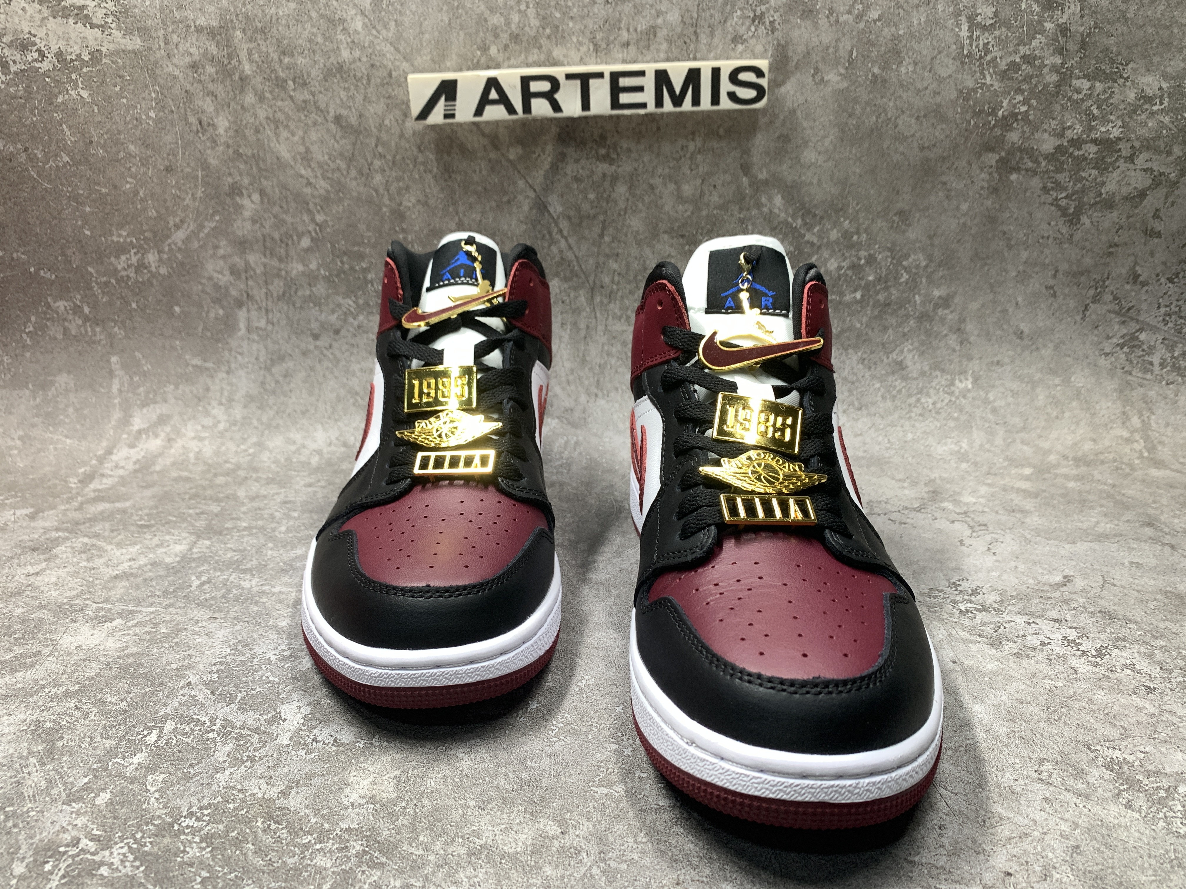 Air Jordan 1 Mid SE Black Dark Beetroot