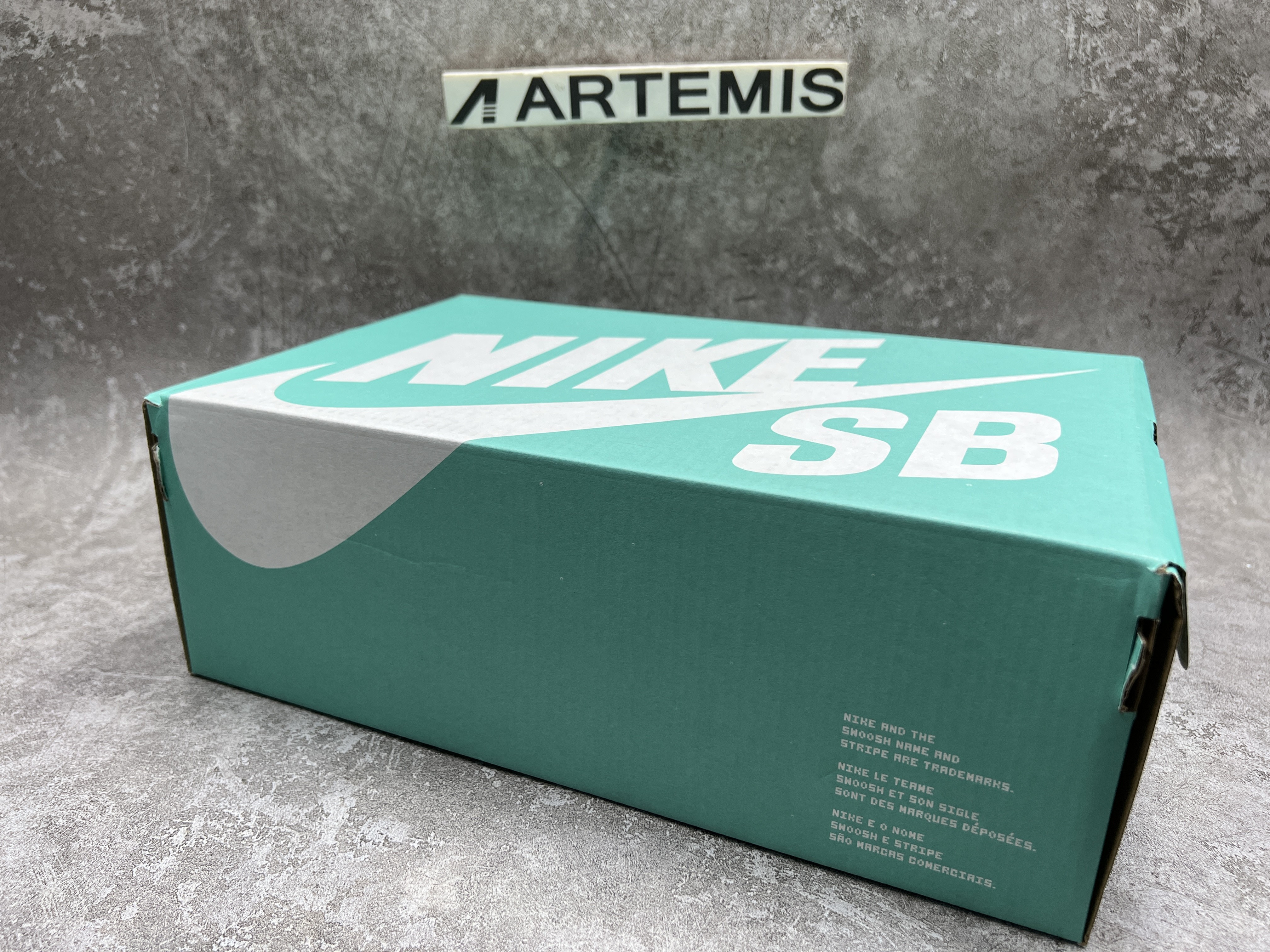 Nike Dunk SB Low Freddy Krueger