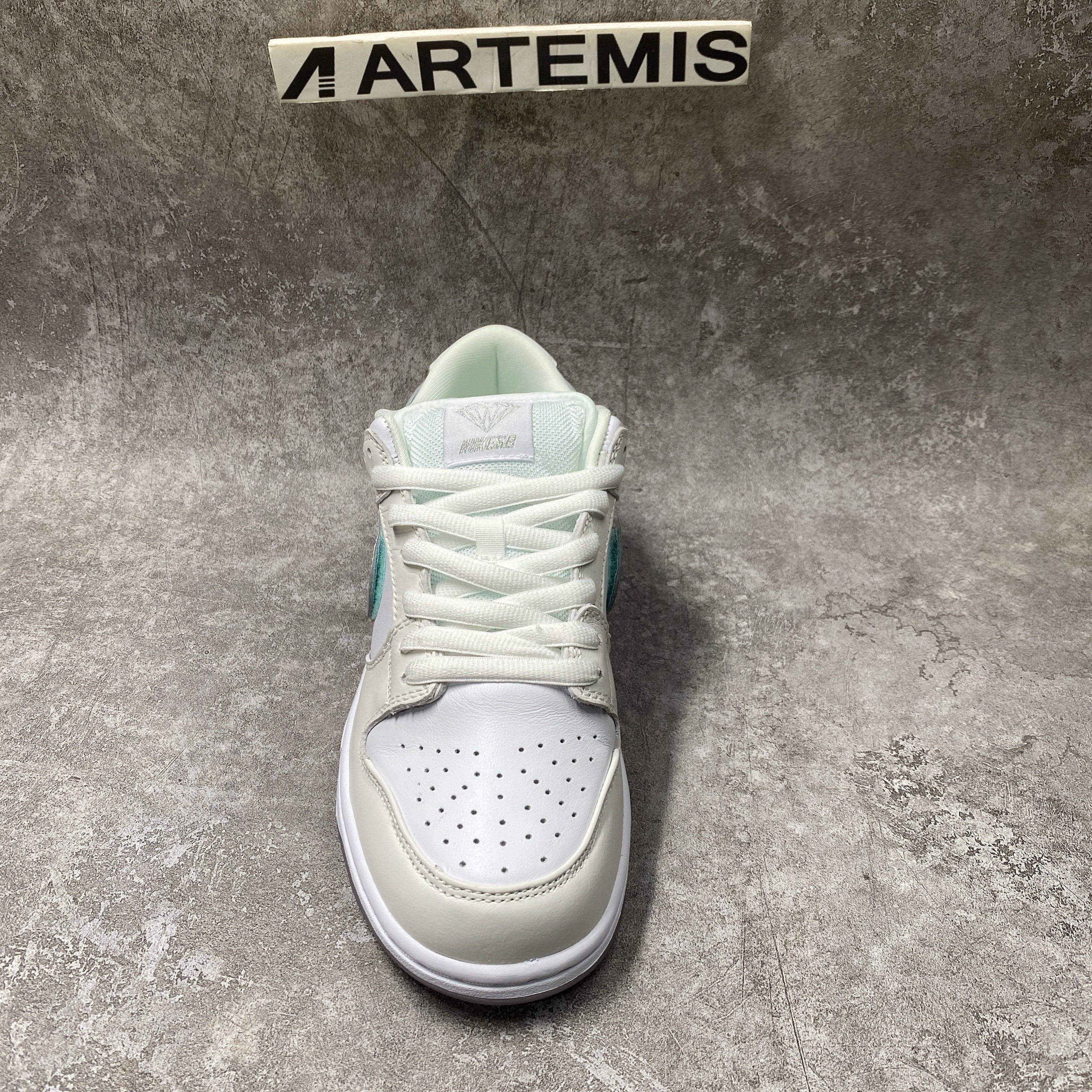 Nike SB Dunk Low Diamond Supply Co White Diamond