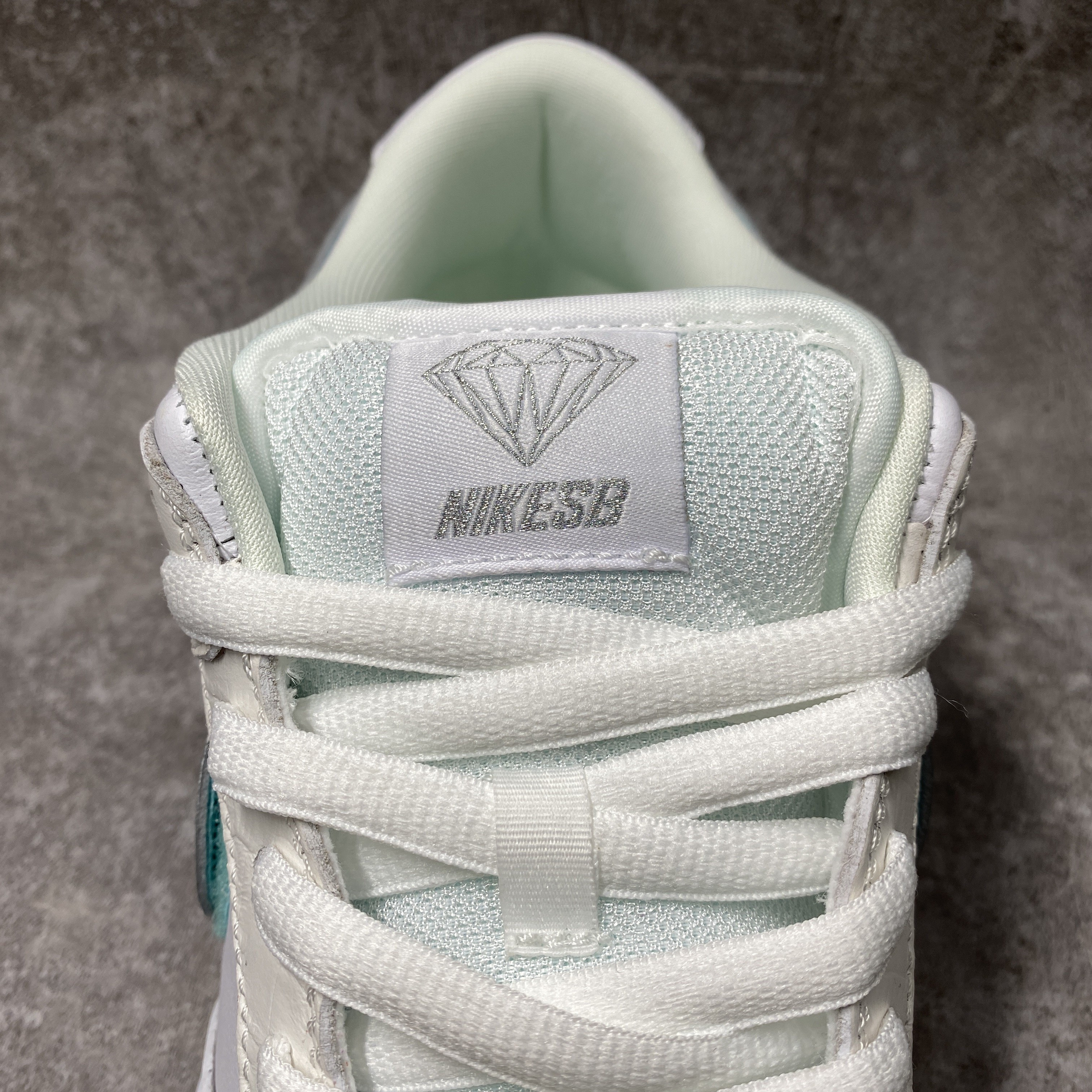 Nike SB Dunk Low Diamond Supply Co White Diamond