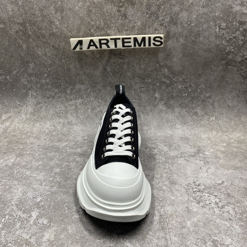 Alexander McQueen Tread Slick Low Lace Up Black White