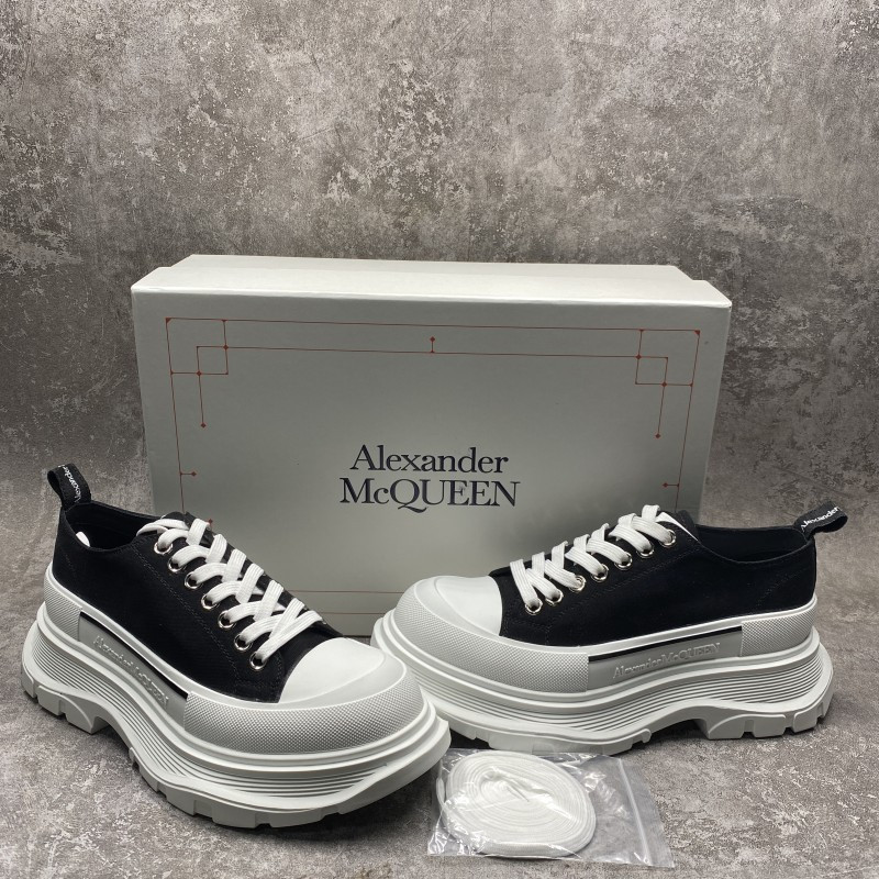 Alexander McQueen Tread Slick Low Lace Up Black White