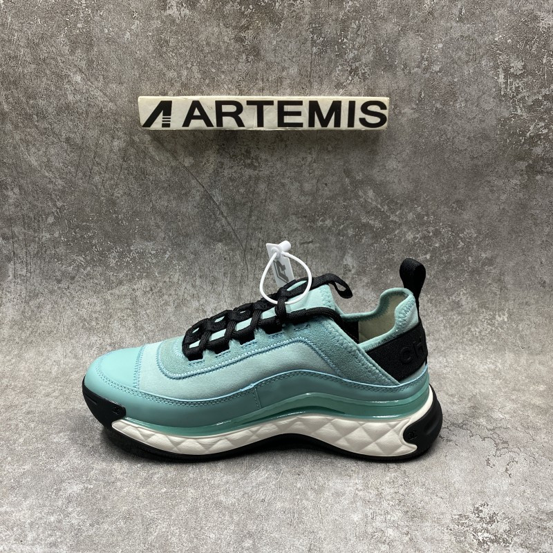 CHANEL Pre-owned Cloth Trainers In Green