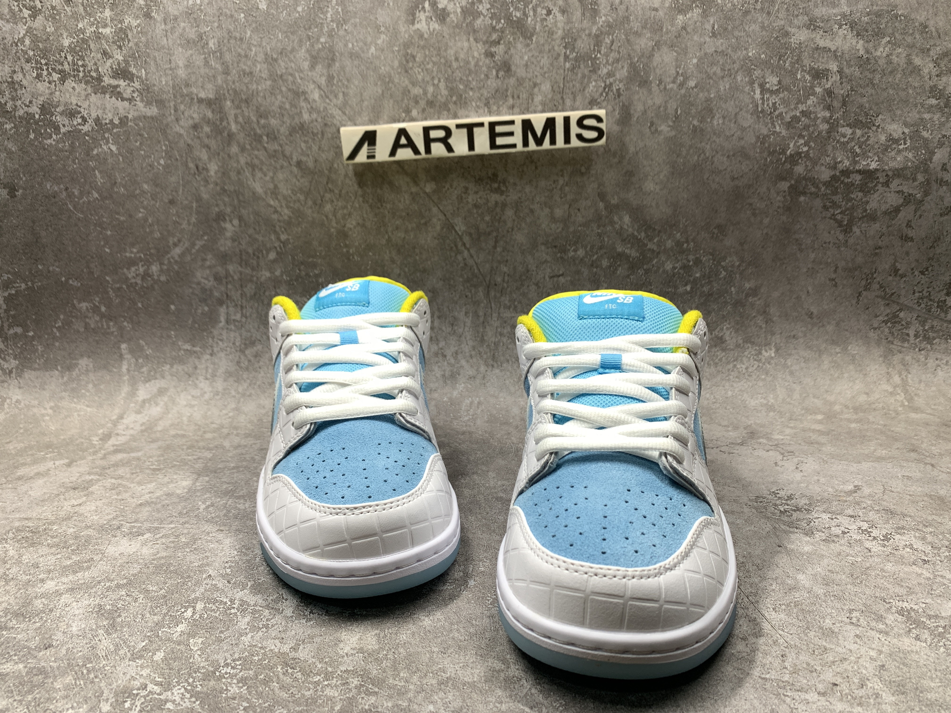 Nike SB Dunk Low FTC Lagoon Pulse