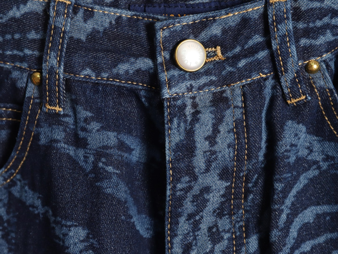 Louis Vuitton LV shorts