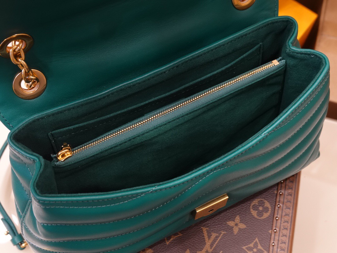 LV NEW WAVE CHAIN BAG M58664