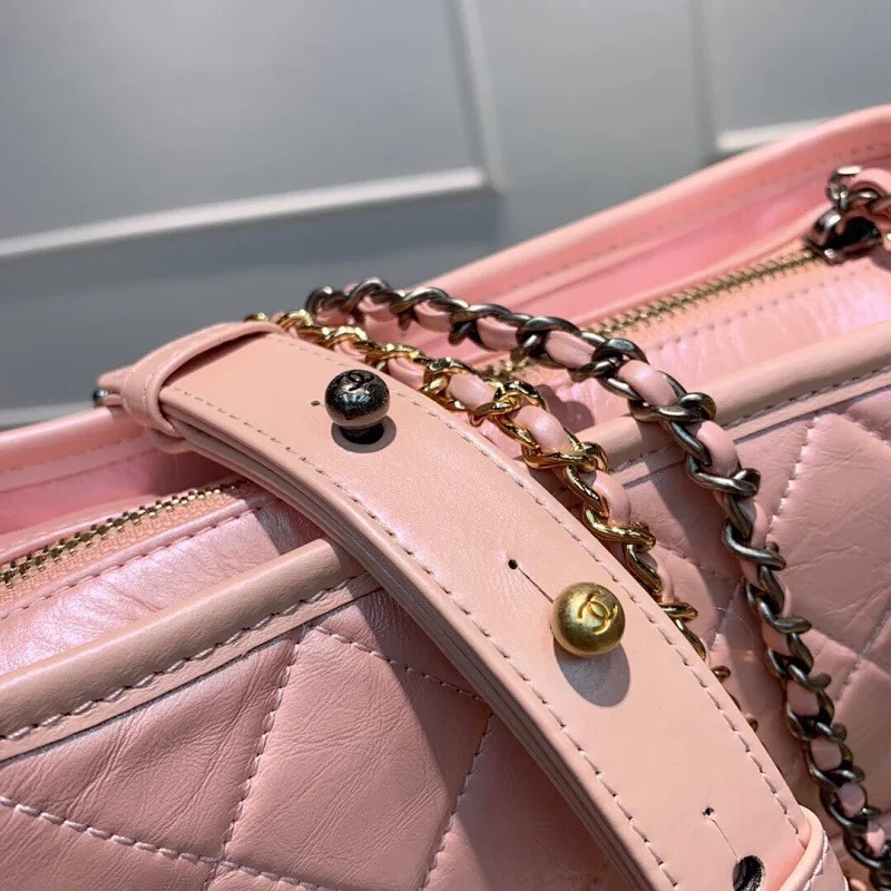 Chanel Alessandra Ambrosio pearl bag