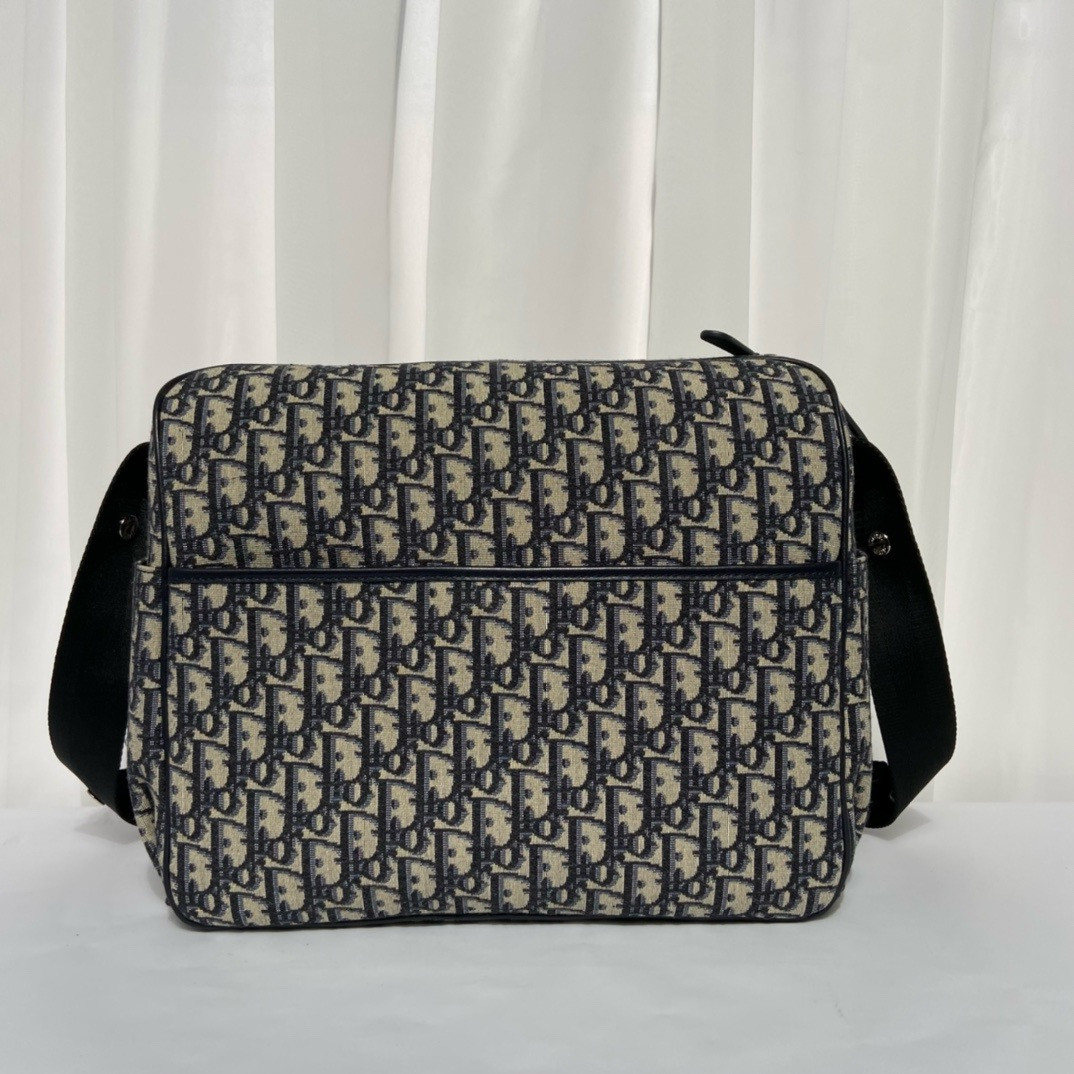 DIOR Changing Bag 38 x 28 x 16 cm
