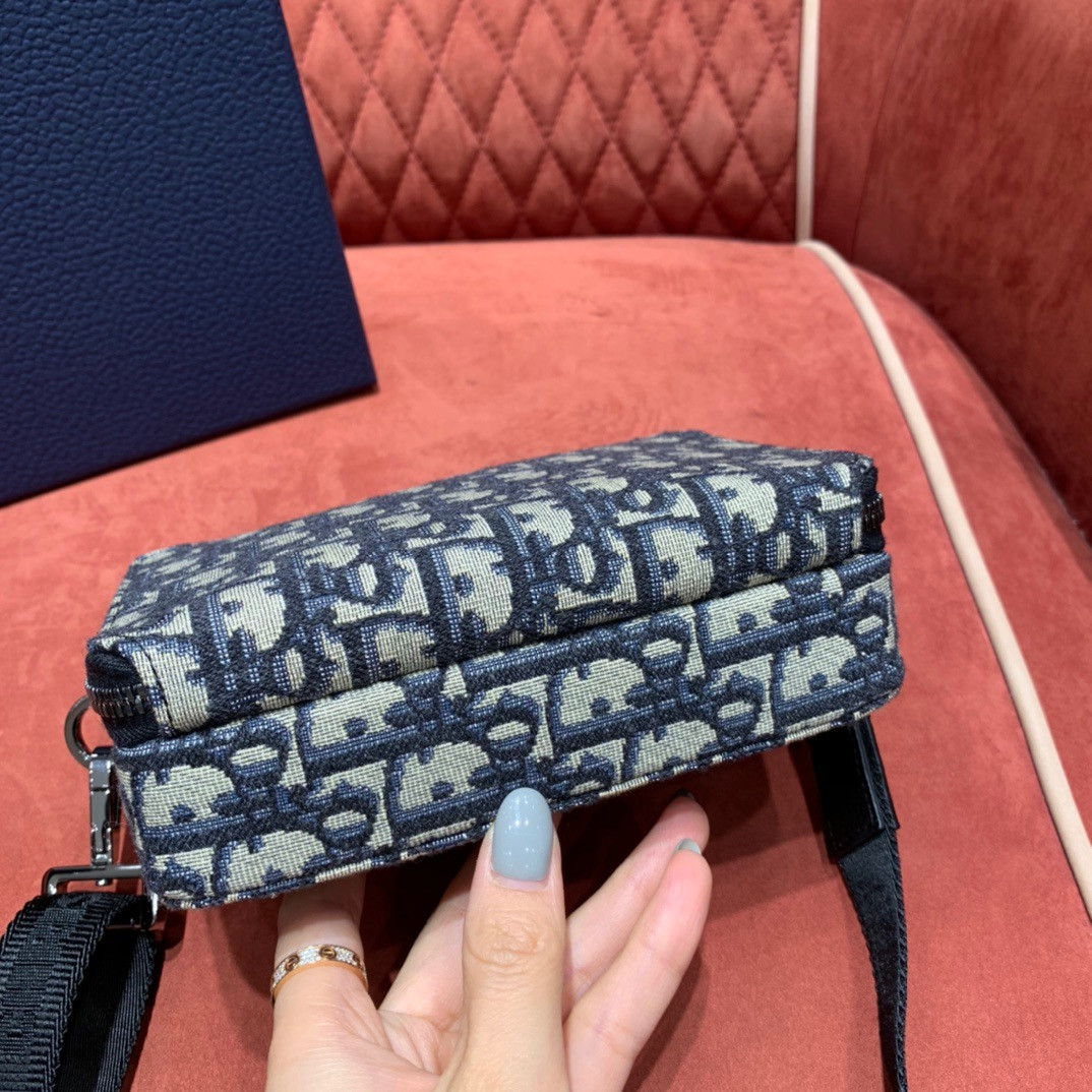 DIOR POUCH WITH SHOULDER STRAP 17cm