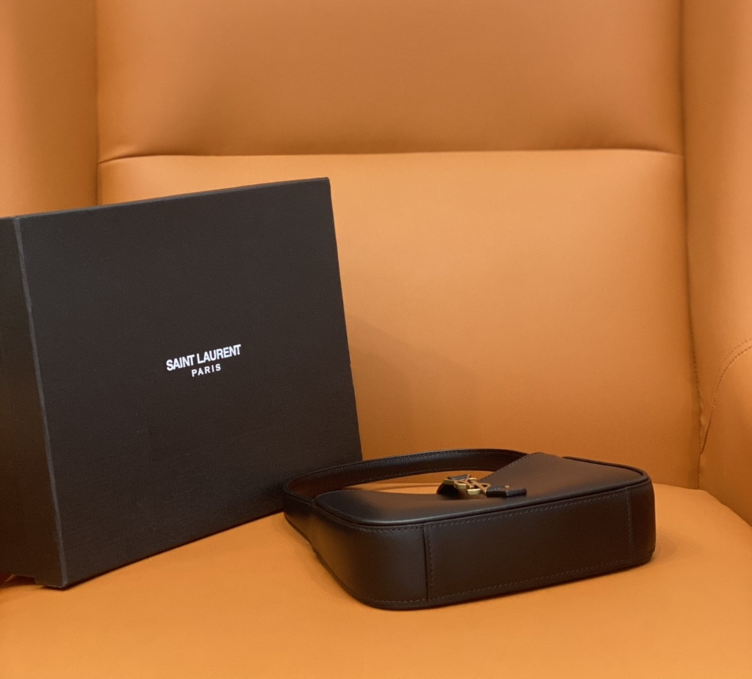YSL MINI LE 5 À 7 IN SMOOTH LEATHER NOIR  19 X 11.5 X 4.5 CM