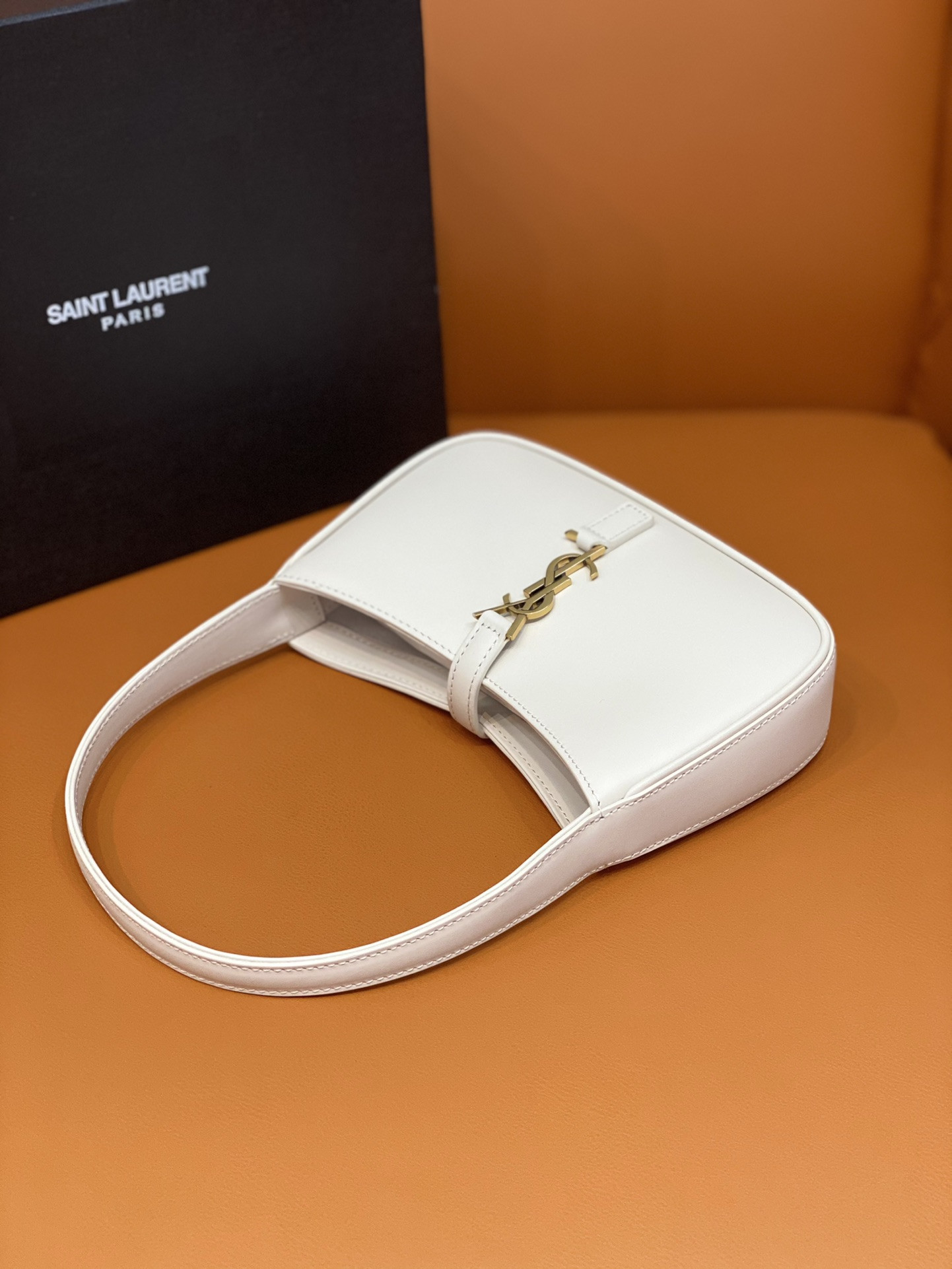 YSL MINI LE 5 À 7 IN SMOOTH LEATHER BLANC VINTAGE 19 X 11.5 X 4.5 CM