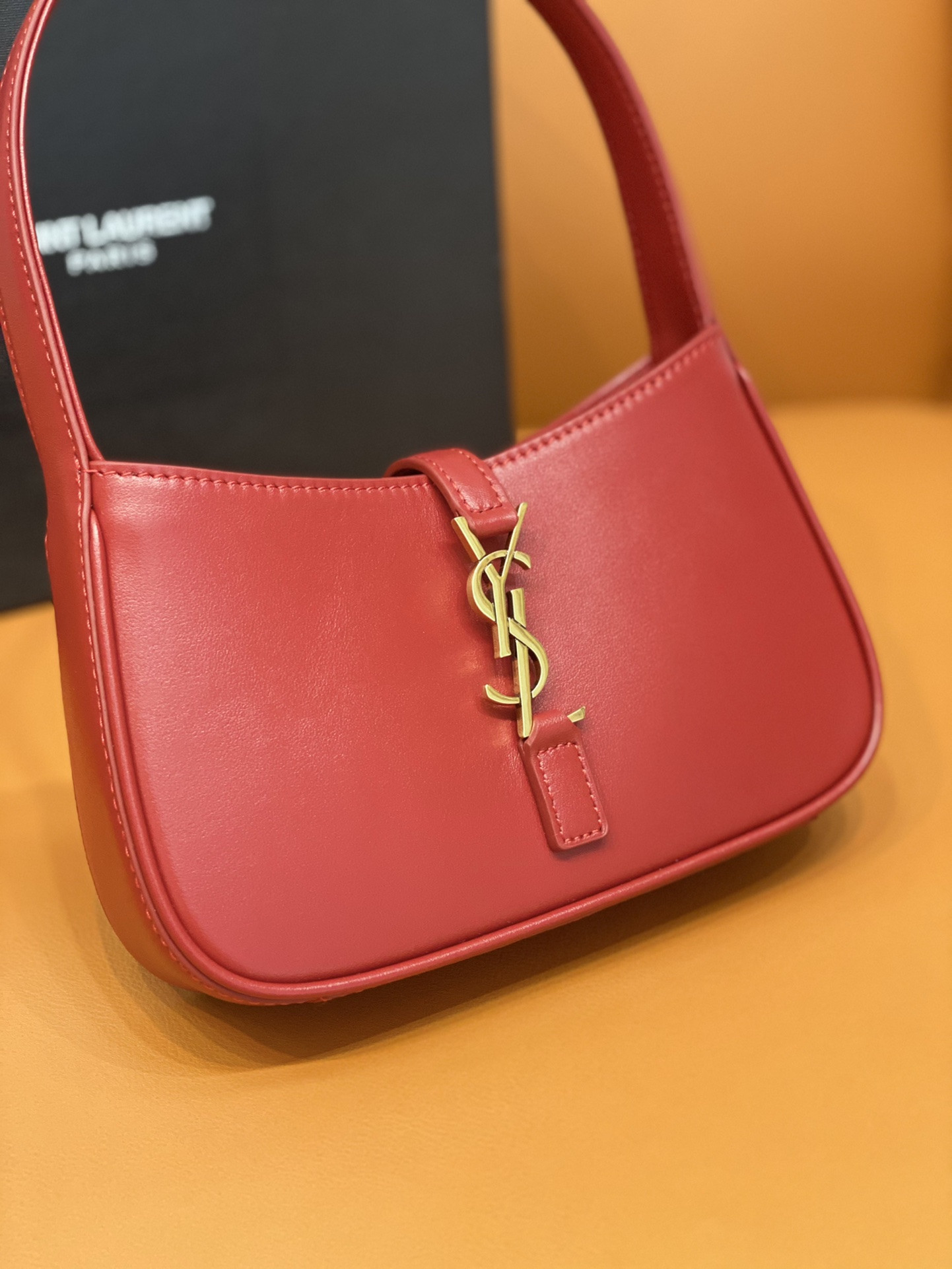 YSL MINI LE 5 À 7 IN SMOOTH LEATHER Red 19 X 11.5 X 4.5 CM