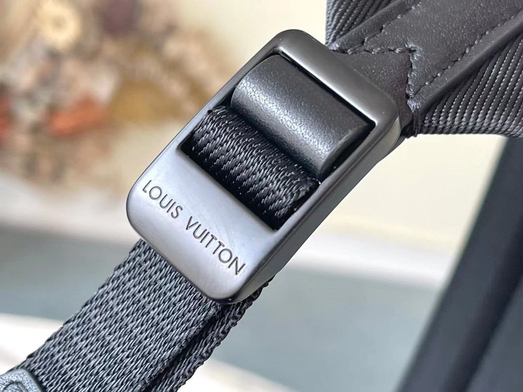 LV CHRISTOPHER SLIM BACKPACK M58644