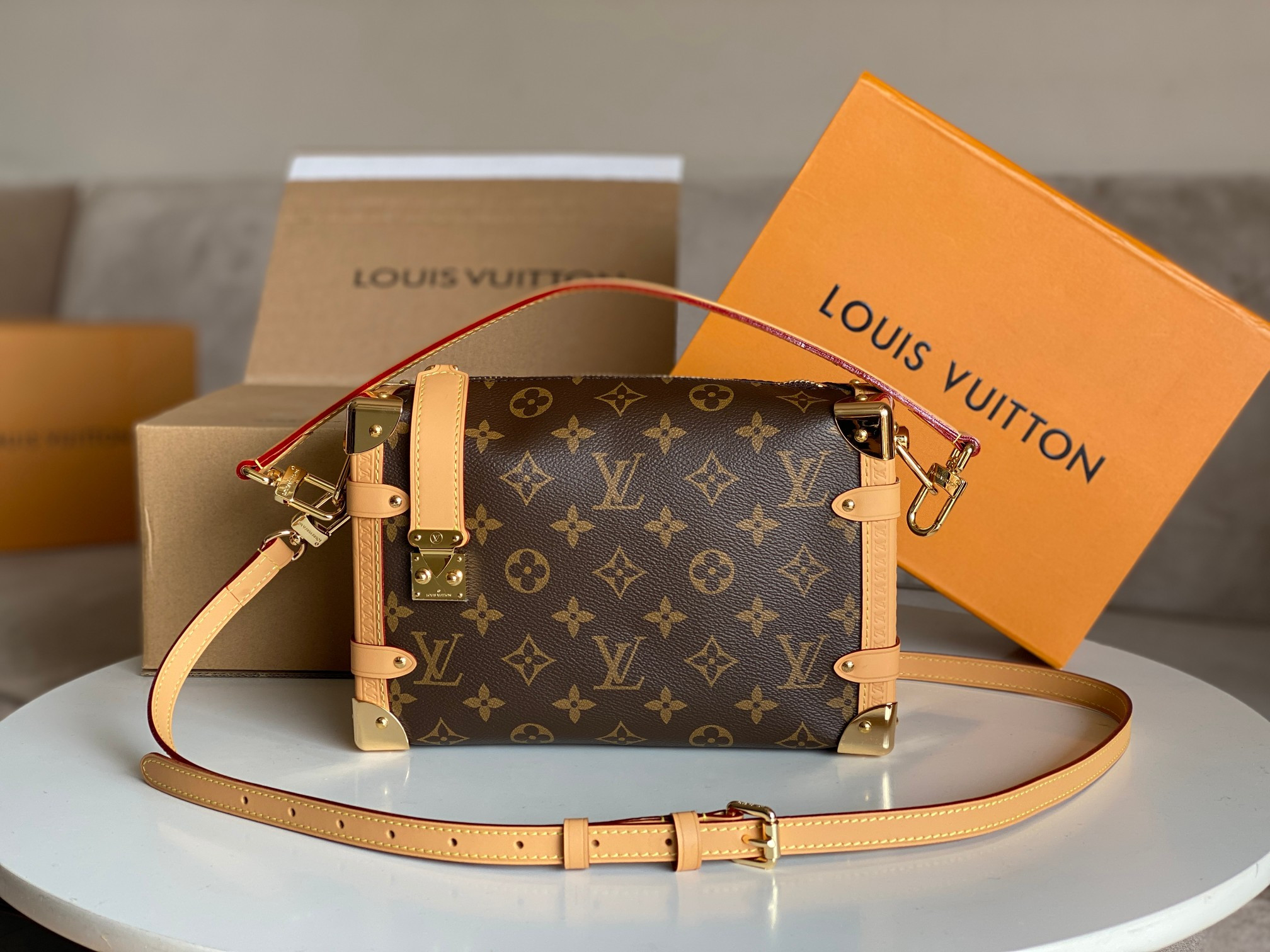 LV Side trunk MM M46358 8.3 x 5.5 x 2.4 inches