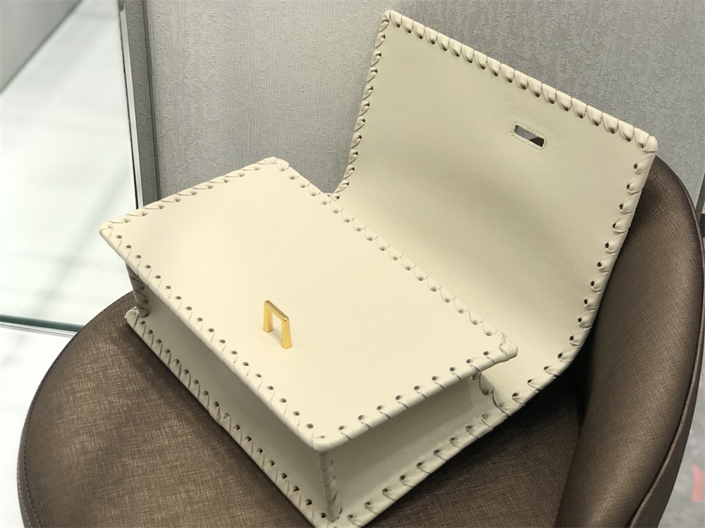 DIOR 30 MONTAIGNE CHAIN BAG WHITE